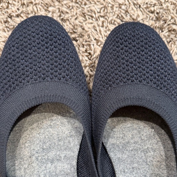 Allbirds Women's Charcoal Flats - Picture 5 of 7